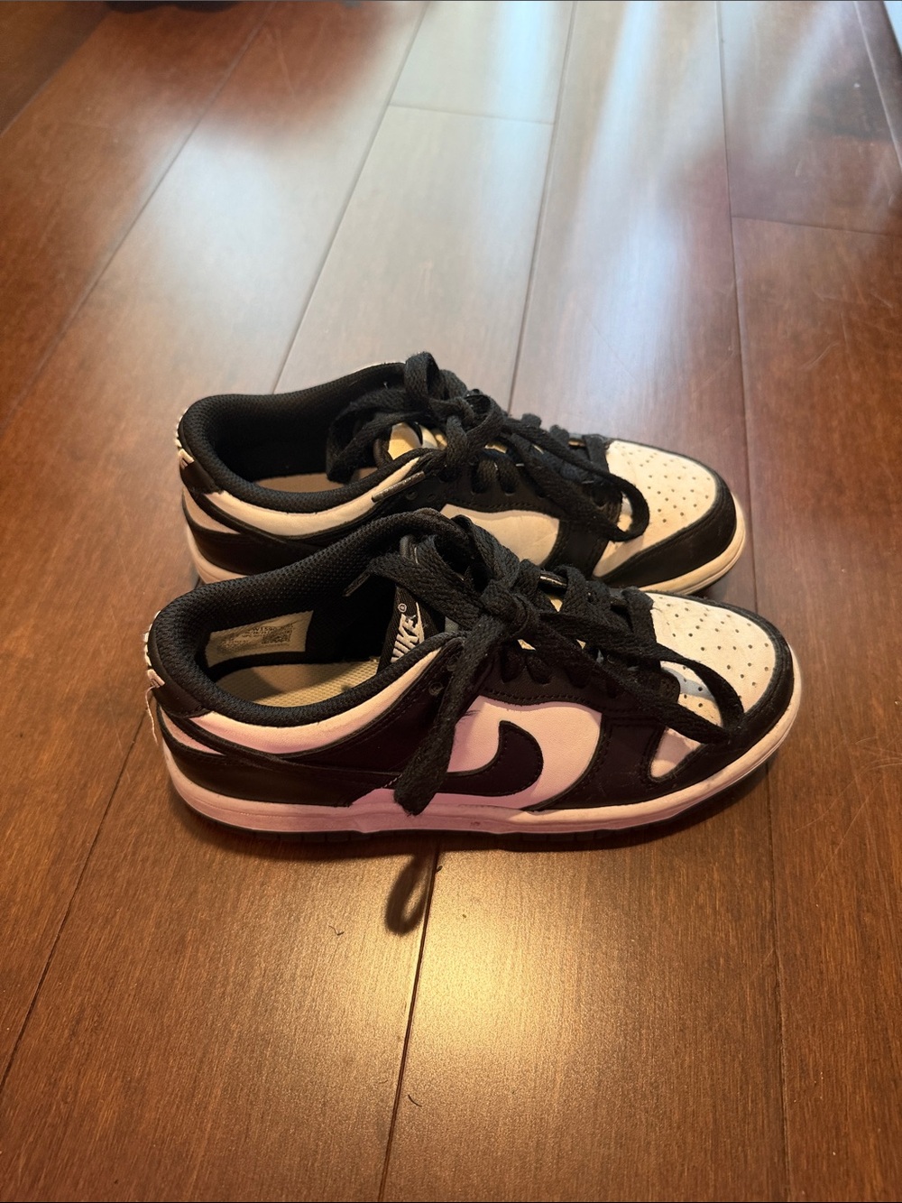 Nike Kids Low-Top Sneakers in Black and White